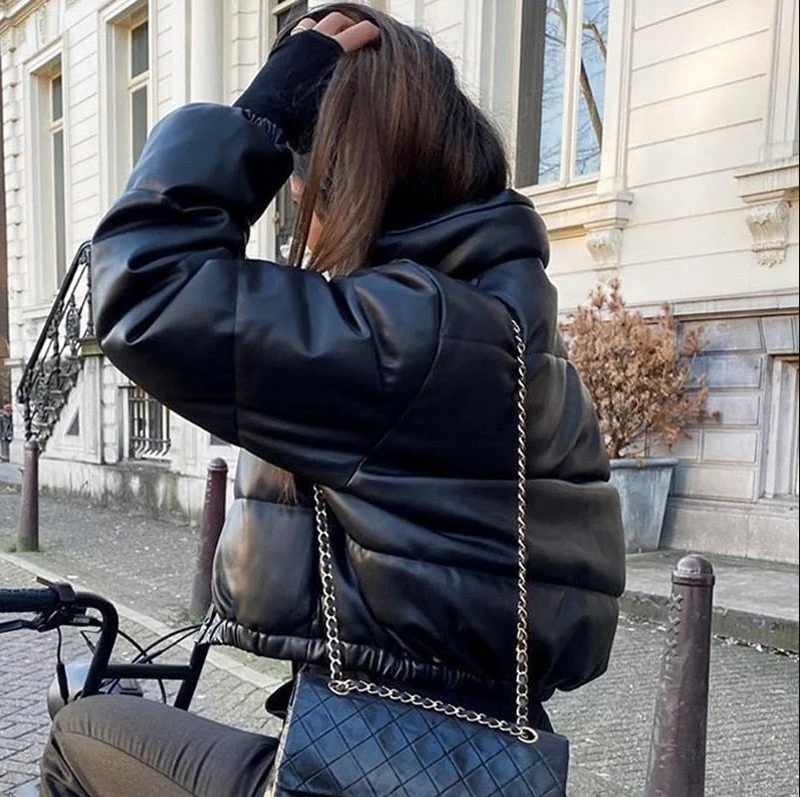 Veda - kurze bomberjacke mit reißverschluss und gerippten bündchen