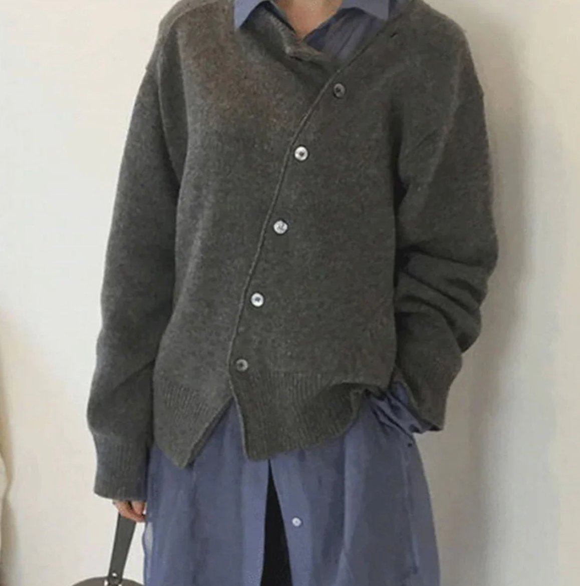 MELLY - Weiche strickjacke mit diagalem Knopfverschluss
