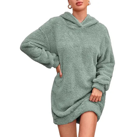 Alora - weiches kleid mit kapuze