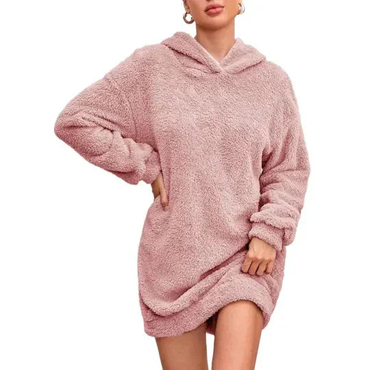 Alora - weiches kleid mit kapuze