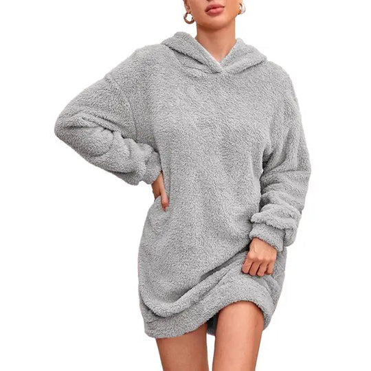 Alora - weiches kleid mit kapuze
