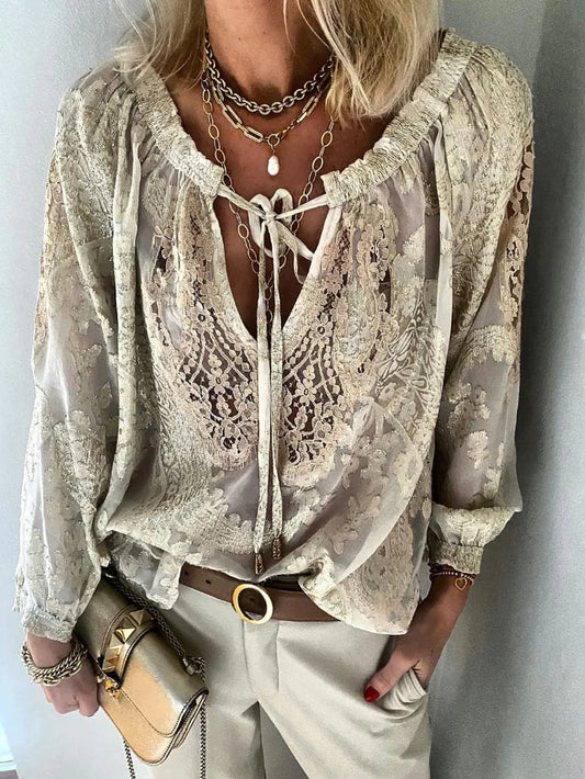 Lili - e Bluse mit Spitzen Details