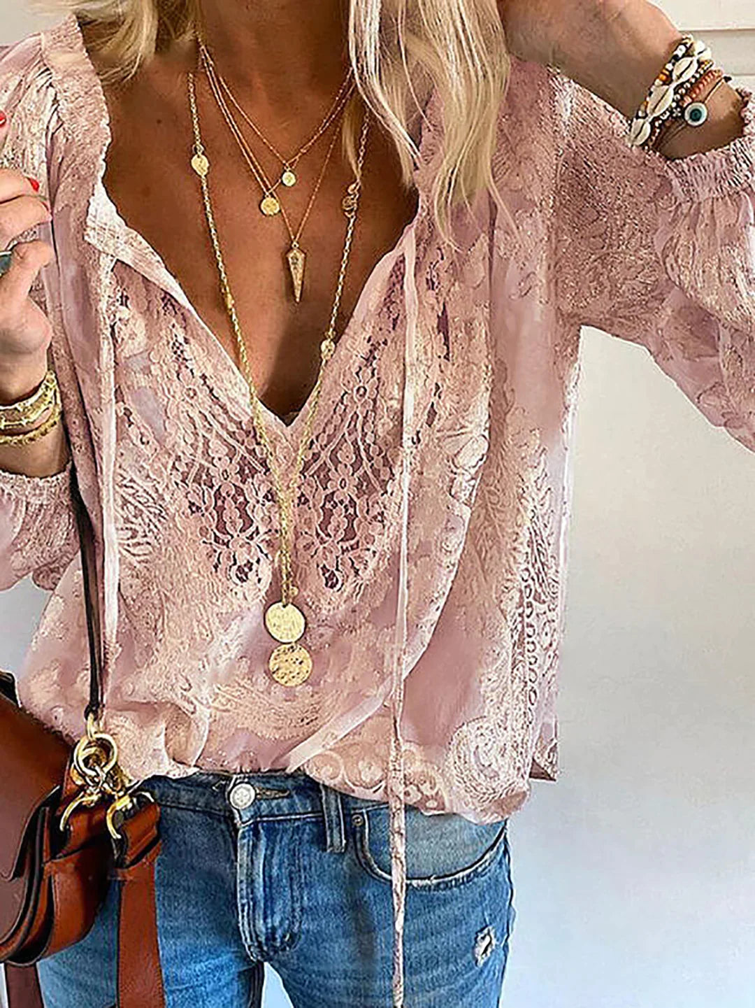 Lili - e Bluse mit Spitzen Details