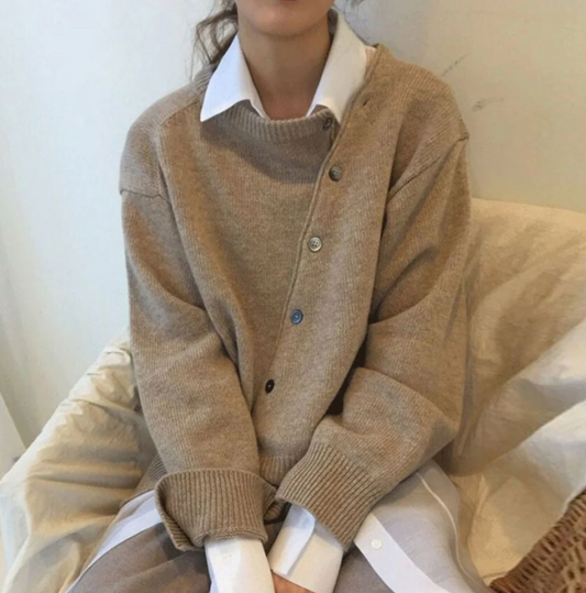 MELLY - Weiche strickjacke mit diagalem Knopfverschluss