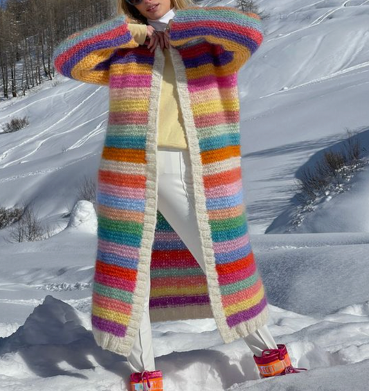 MILLA - Warmer und stylischer Strickmantel in Regenbogenfarben