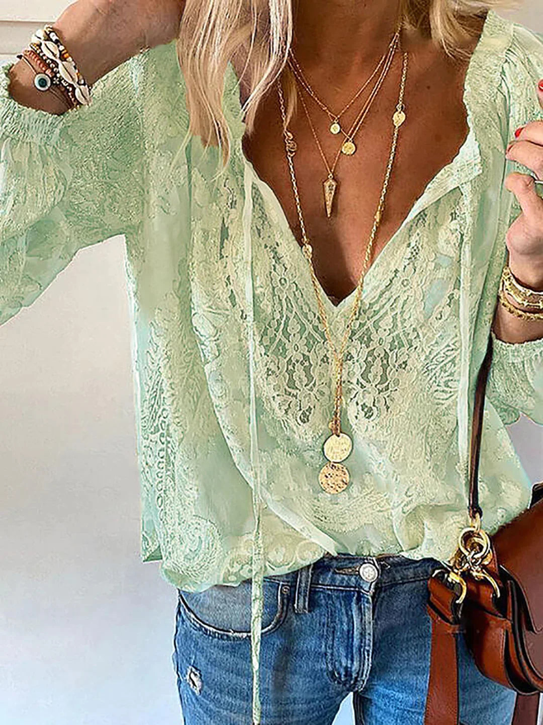 Lili - e Bluse mit Spitzen Details
